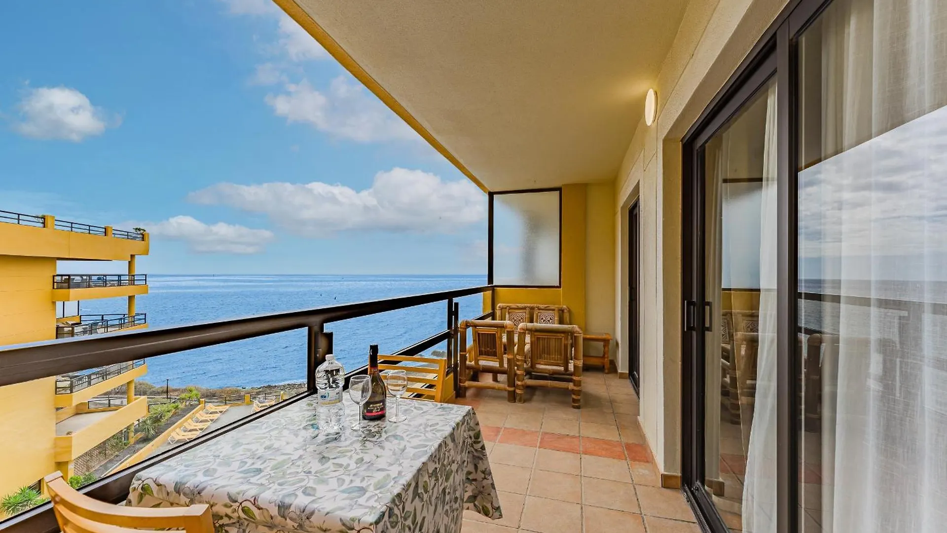 Edificio Agua Marina Panoramic View Apartments On First Line San Miguel de Abona 0*,